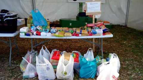 Comida recogida en el V Cross Solidario