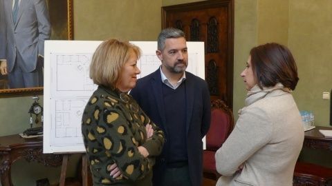 El alcalde, la delegada de Zona Franca y la delegada de Fomento