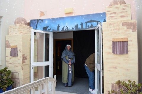 Entrada a los dormitorios y Cartero Real del centro educativo Pilar Varo