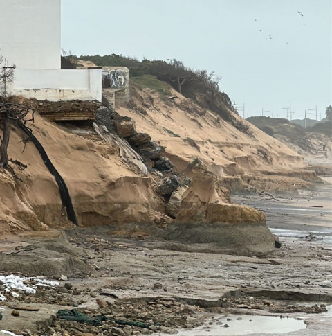 Una construcción en riesgo por la regresión del mar