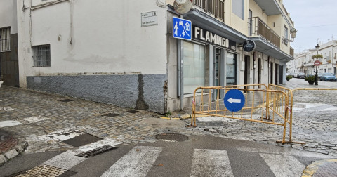 Cambios en el tr&aacute;fico por un hundimiento en la calzada en Cuesta San Cayetano