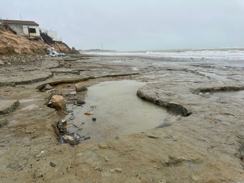 La playa ha perdido toda su arena