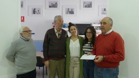 Miembros de ASACRO, de la Asociaci&oacute;n de Discapacitados y Ofelia M&aacute;rquez
