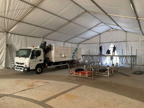 Montaje del interior de la carpa