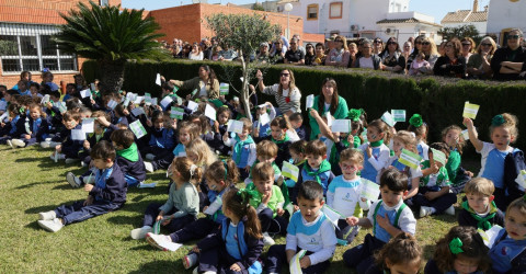 Los centros educativos celebran el 28F y los concejales participan en algunos de los actos