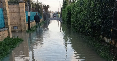 Los afectados por inundaciones en varios pagos de la zona rural de Rota exigen soluciones reales
