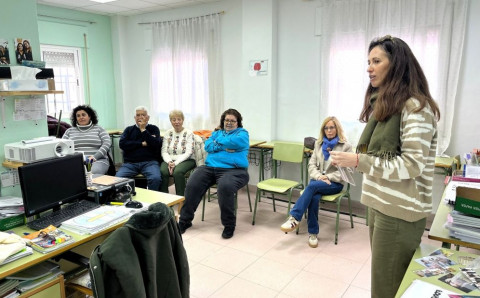 Combatir la soledad no deseada, eje de una nueva actividad de la delegaci&oacute;n de Educaci&oacute;n con los adultos