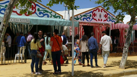 Cuatro m&oacute;dulos de casetas port&aacute;tiles vacantes para la Feria de Primavera