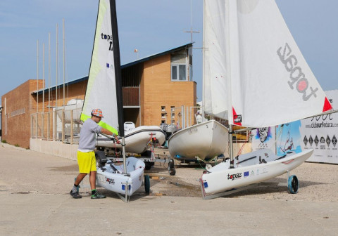 La escuela municipal de vela se prepara para el inicio del programa "Vela ligera"