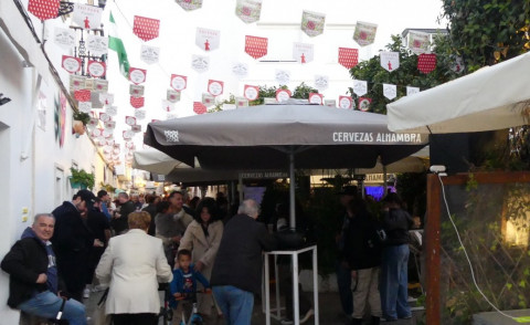Los bares podr&aacute;n cerrar dos horas m&aacute;s tarde el fin de semana de Carnaval en Rota