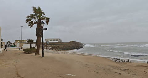 Alerta naranja por fen&oacute;menos costeros y viento para este s&aacute;bado en el litoral gaditano