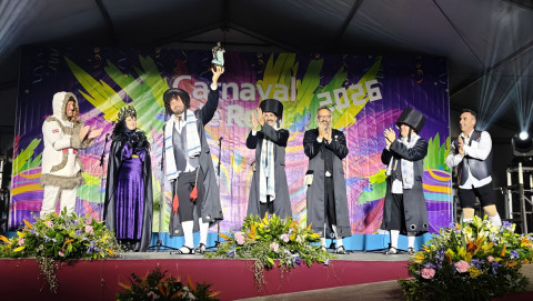 El estilo cuartetero del Gago y su banda marcan el XXXVIII Preg&oacute;n del Carnaval de Rota