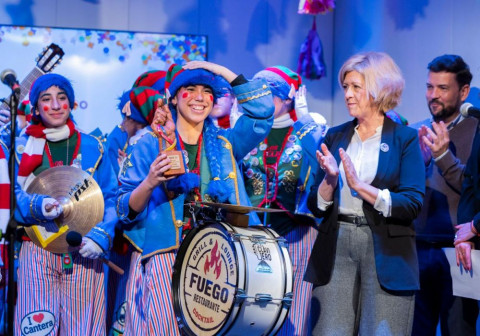 El Ayuntamiento felicita a la chirigota infantil "Los mal-&eacute;lficos" por el Premio del L&aacute;piz M&aacute;gico