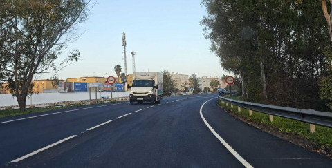 La Junta finaliza el tramo de asfaltado de la A-2075 que mejora la seguridad vial en este acceso de Rota
