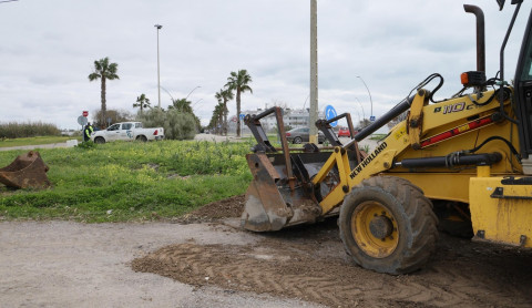 El plan municipal de arreglo de caminos comienza en Carboneras donde ya est&aacute;n las m&aacute;quinas