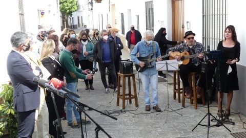 Inma Mora pone voz a los poemas de Felipe Benítez