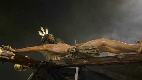 Este viernes, el Cristo del Amor preside un viacrucis antes de su subida al paso