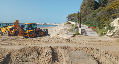Playas comienza a reparar los da&ntilde;os en el acceso de Galeones