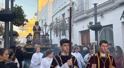 Viernes de Dolores: dos traslados, dos viacrucis y dos procesiones