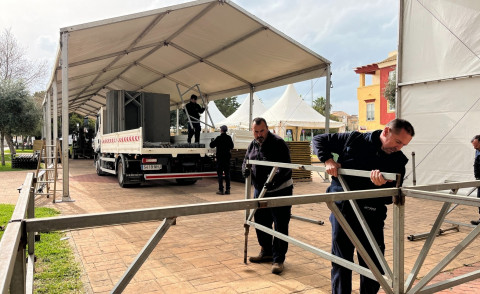 El montaje del Festival de la Pizza de Rota avanza en el Bulevar Bah&iacute;a de C&aacute;diz