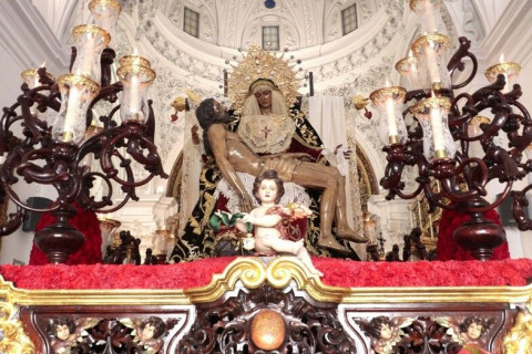 La Hermandad de los Dolores bendice este domingo su nuevo paso y traslada a su titular a la parroquia de la O