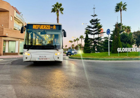 Los horarios y recorridos de los autobuses urbanos se modifican en Semana Santa