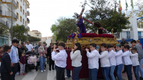Los ni&ntilde;os volver&aacute;n a sacar la procesi&oacute;n de Viernes de Dolores por la barriada San Antonio