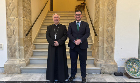 El obispo acompa&ntilde;ar&aacute; al pregonero de la Semana Santa en el preg&oacute;n de Rota
