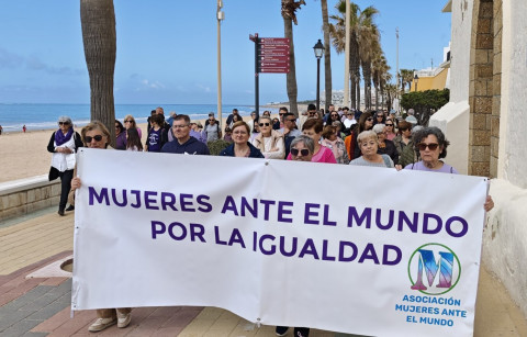 Unas 80 personas secundan la VII Marcha por la Igualdad en defensa de iguales derechos