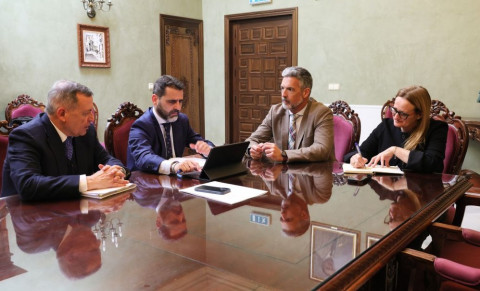 Ayuntamiento y FAEC abordan proyectos y medidas de agilizaci&oacute;n urban&iacute;sticas