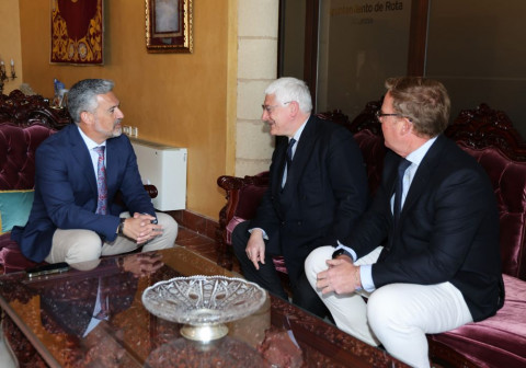 El alcalde de Rota recibe al embajador de B&eacute;lgica en Espa&ntilde;a