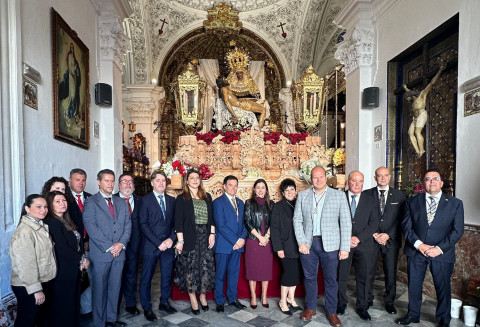 Los concejales del PP han visitado a los titulares que realizan sus procesiones en Semana Santa