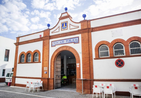 Jornada de puertas abiertas para interesados en los puestos de los mercados de abastos