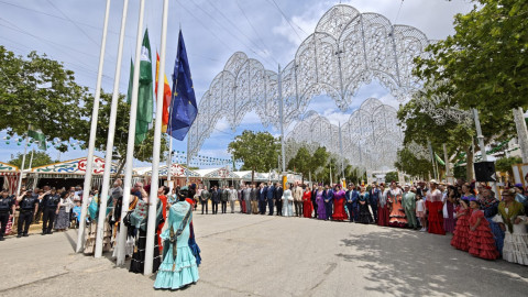 El izado de las banderas inaugur&oacute; la Feria de Primavera 2026
