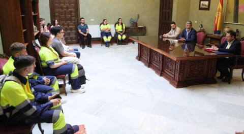 Contratados por el Ayuntamiento los 16 j&oacute;venes que se benefician en Rota del programa "Activa-T Joven"