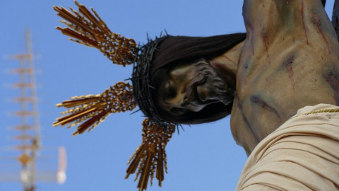 Viernes Santo de aniversario con la salida procesional del Cristo de la Veracruz que celebra 300 a&ntilde;os