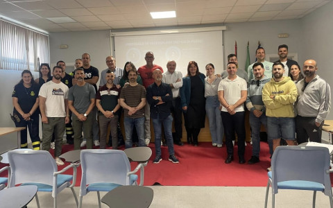 La Polic&iacute;a Local participa en una charla formativa para mejorar su atenci&oacute;n a personas con deterioro cognitivo