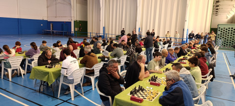 M&aacute;s de 70 jugadores se dieron cita en el XVI Torneo de Ajedrez "Jaque al Rey" de IU
