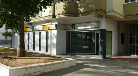 Marzo deja una bajada del paro de m&aacute;s de 100 personas