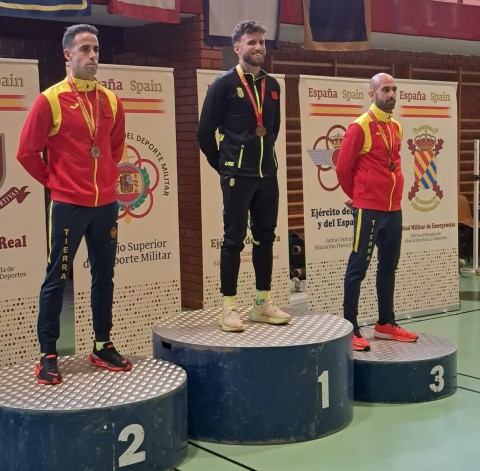 Garrido en lo alto del podio