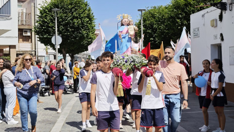 El colegio Salesianos participa en la Marcha de la Alegr&iacute;a anunciando la festividad de Mar&iacute;a Auxiliadora