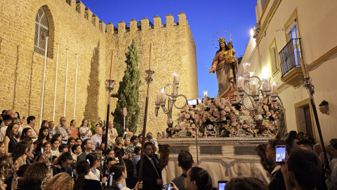 La imagen primigenia de Mar&iacute;a Auxiliadora en Rota dej&oacute; una procesi&oacute;n llena de momentos memorables
