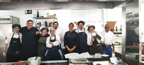 Alumnos de Hosteler&iacute;a del Arroyo Hondo ofrecieron un servicio real de almuerzo para acercarse a la realidad profesional