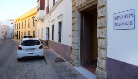 El servicio de sala de estudios del "Laguna del Moral" se traslada el fin de semana a "Poetas andaluces" por las elecciones