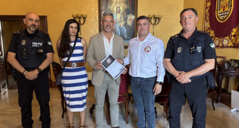 La ATME traslada al alcalde la petici&oacute;n de reserva de plazas para militares en la Polic&iacute;a Local