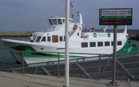 La Junta celebra los 20 a&ntilde;os de funcionamiento del servicio de catamar&aacute;n en Rota, C&aacute;diz y El Puerto