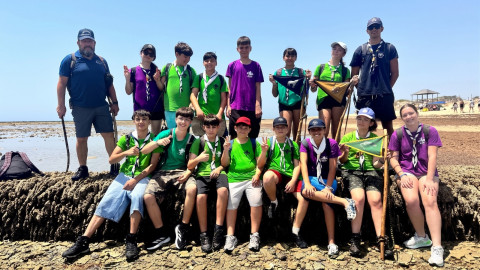 La asociaci&oacute;n de corraleros destaca la conciencia medioambiental del grupo scouts "312 Cruz del Sur" en Rota