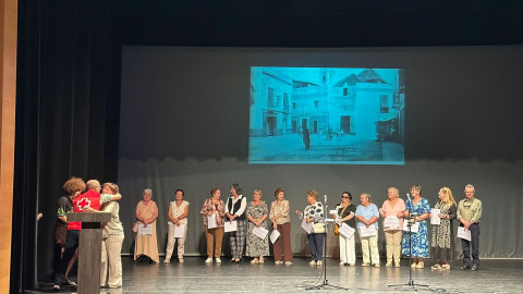 Los usuarios del taller de memoria de Cruz Roja Rota clausura el curso con un emotivo acto