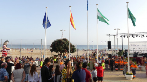 Esta tarde se inaugura la temporada de playas con juegos, DJ, izado de bandera y m&uacute;sica en directo