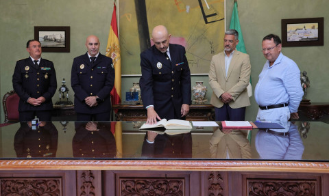 Polic&iacute;a Local refuerza su cadena de manos con dos nuevos subinspectores para optimizar la organizaci&oacute;n del servicio